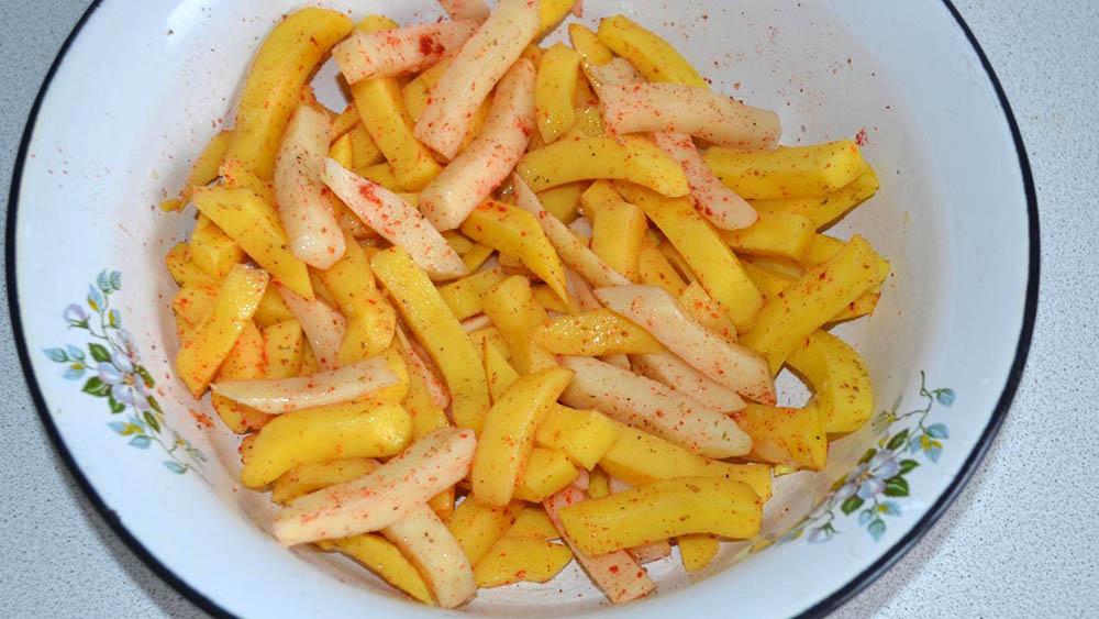 Картофельные брусочки со специями Картофель и паприка