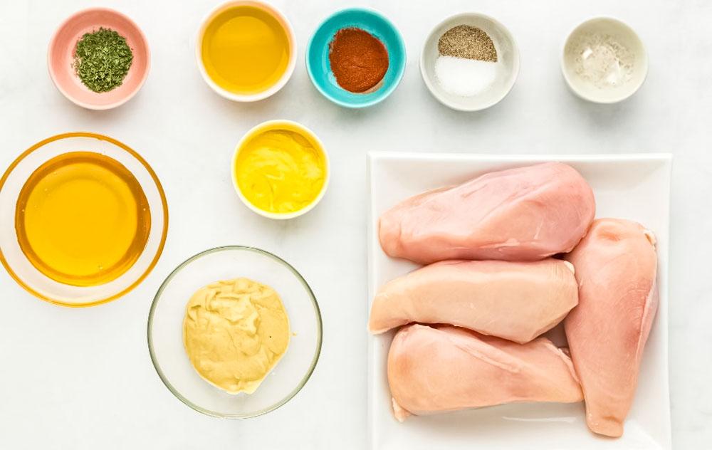 Ингредиенты для приготовления куриного филе-гриль в микроволновке Курица, мёд и горчица
