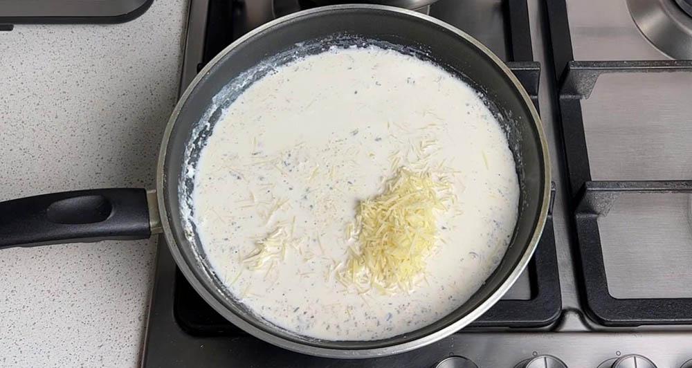 Добавление сыра в сливки Сливки и сыр